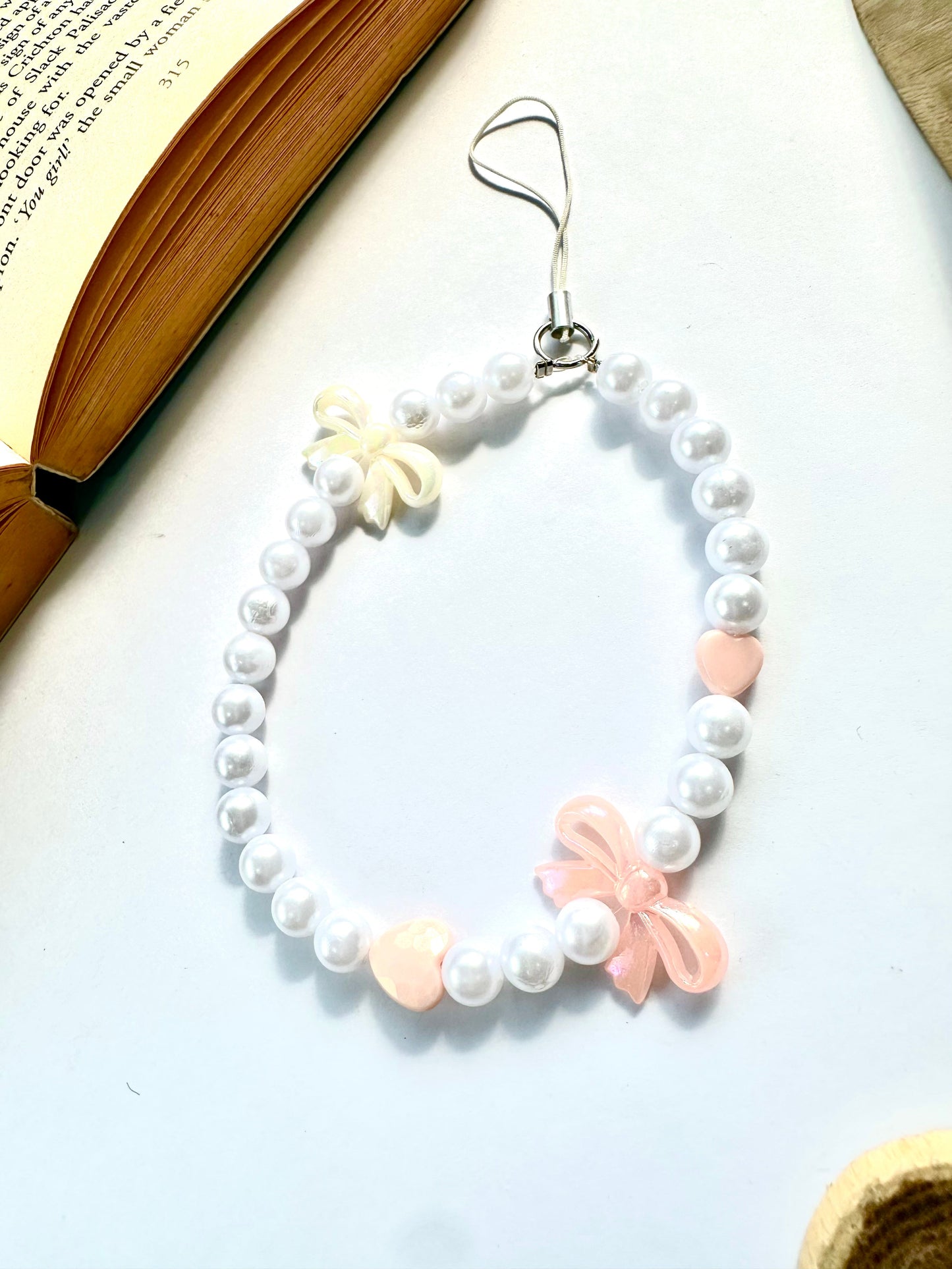 Snowberry Bow Phone Chain Charm - Casebasket