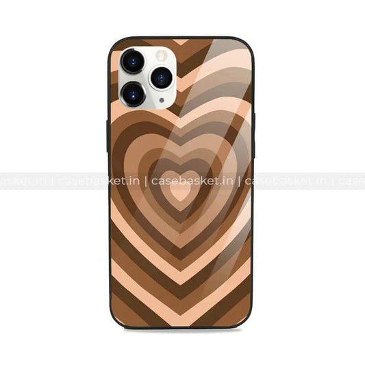 Brown heart pattern phone case with concentric stripes fitted on a smartphone